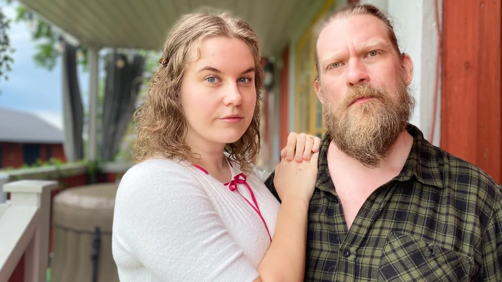 Isabelle och Joakim Ekbäck har efter många om och men fått ett nytt bad. De hoppas att det nya badet ska fungera bättre och tänker testa varje gång de ska bada.