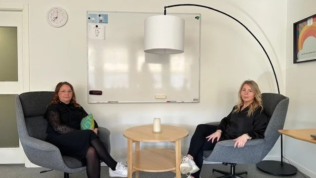 Jessica Kemi och Sara Morin arbetar på EQ-mottagningen.