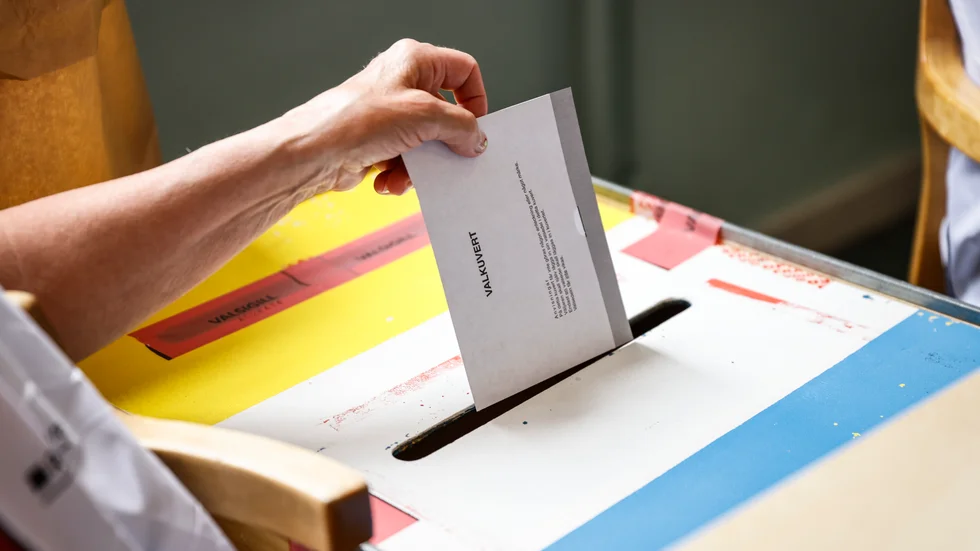 Valresultatet i EU-valet skilde sig stort från SCB:s opinionsmätning bara några dagar senare. Märkligt, tycker skribenten.