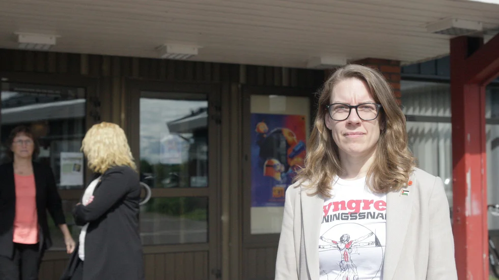 Linda Jonsson (V) tror inte att det räcker med de drygt 100 punkternas sparförslag för att få kommuninvest och SKR att ge klartecken till att låna mer pengar. "Vi har redan lånat 40 miljoner till driften".