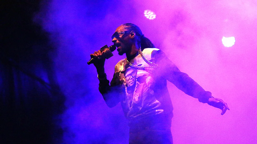  År 2015 spelade Snoop Dogg i Stadsträdgården i Uppsala.