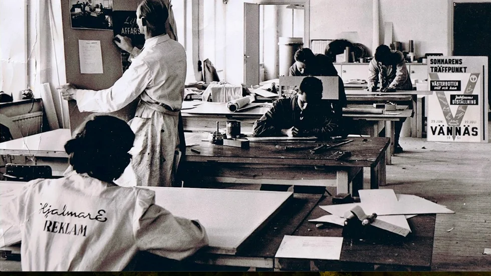 Hjalmar E 1951. Interiörbild i de då nya lokalerna i Hantverkshuset på Södra Järnvägsgatan.