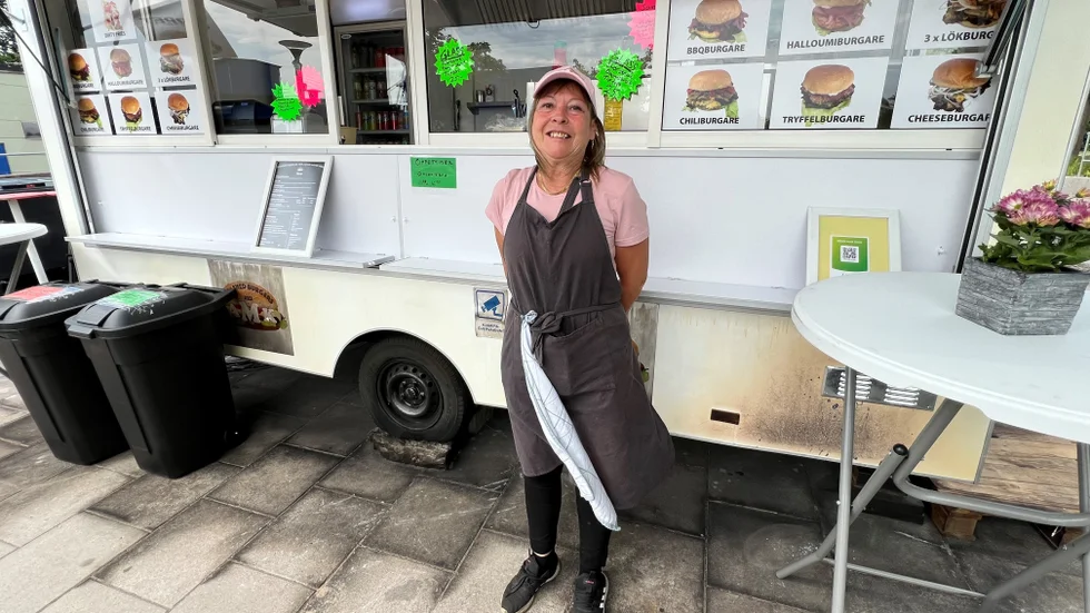 Ann-Marie Kerstof kunde på fredagen öppna sin foodtruck igen efter det senaste brandattentatet.