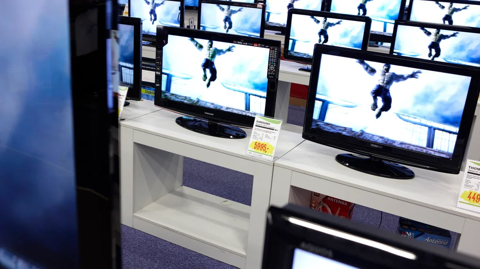 Släck ljuset och stäng av tv-apparaterna.
 