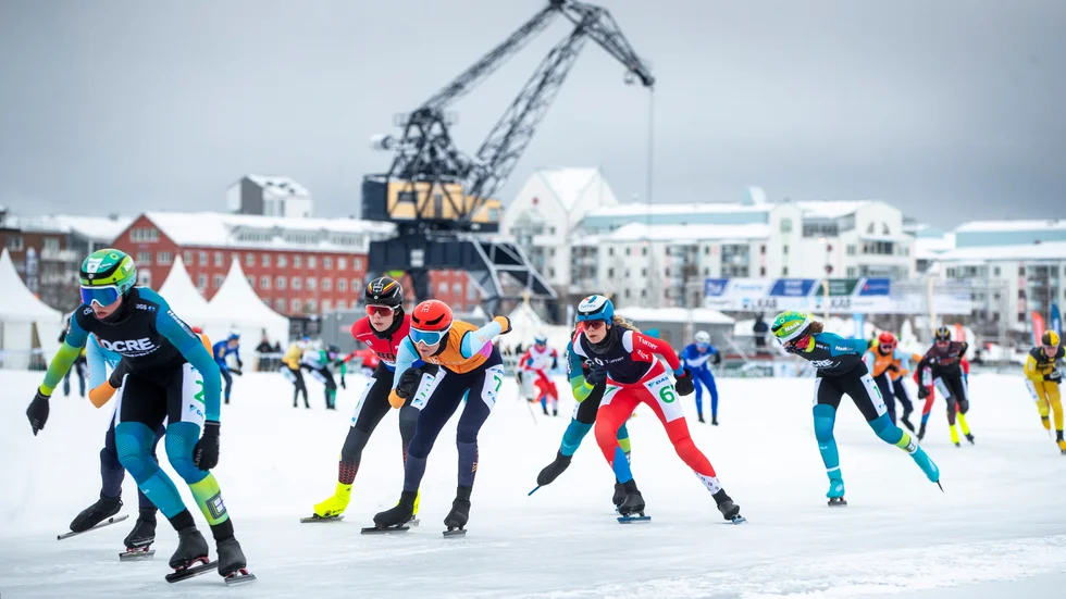 I vanlig ordning kommer de holländska skridskoåkarna till Luleå för att tävla.