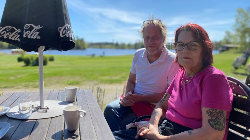 Sten och Birgitta Larsson som driver Flens Bowlingcafé driver nu även, sedan förra sommaren, restaurangen på Flens GK.