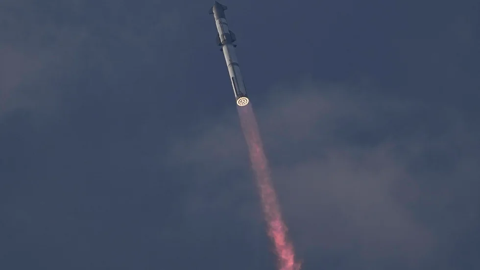 Rymdfarkosten Spaceship vid uppskjutningen i mars i år.