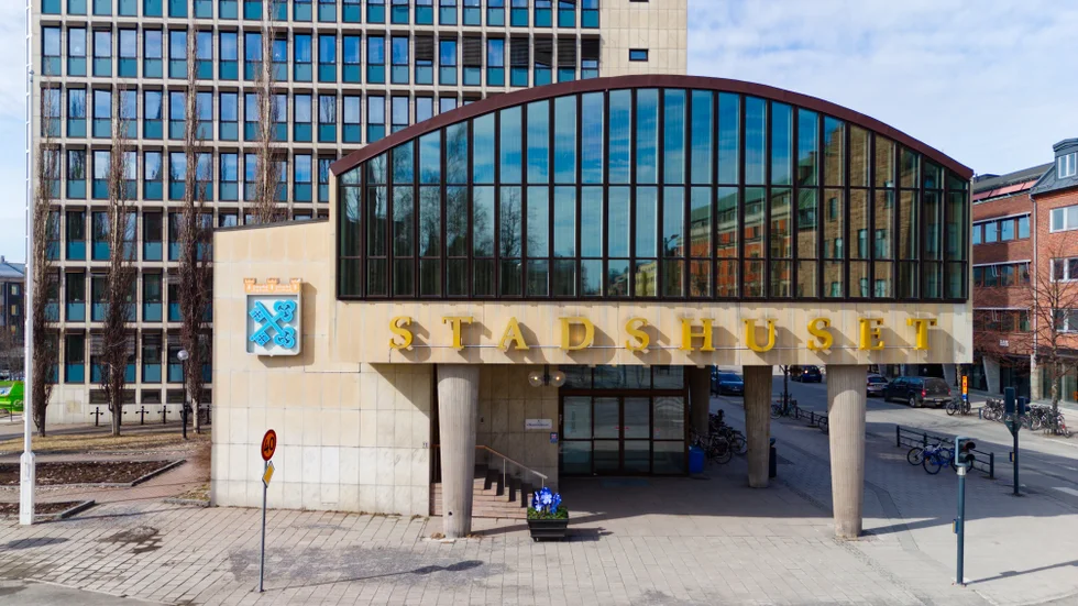 Kommer en skattehöjning?, undrar insändarskribenten.