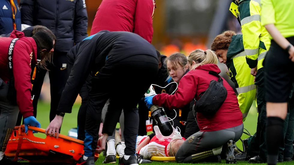 Arsenals Frida Maanum kollapsade plötsligt under ligacupfinalen mot Chelsea.