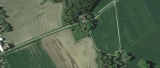 Ny ägare till fastigheten på postadress Simtuna-Råby 11 i Fjärdhundra