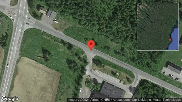 Personbil stillastående på väg 753