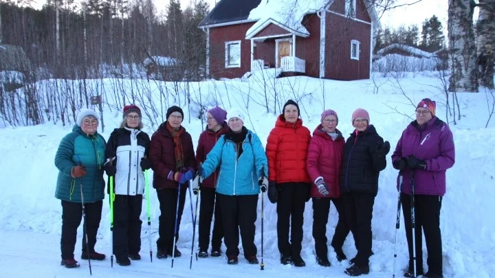 Från vänster: Eva Persson, Else-Maj Lindskog, Evy Rova, Elsa Nilsson, Ingegerd Larsson, Sonja Andersson, Astrid Wikström, Karin Kvist, Ulla Wennberg.