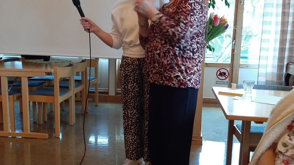 Ordförande Vanja avtackade Tina för en givande stund. 