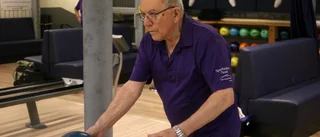 91-årige bowlaren om var skamgränsen går: "Brukar nå precis över"
