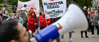 Danska demonstranter fyller bussar till Malmö