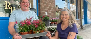 De tar över Rosenius blommor i Strängnäs