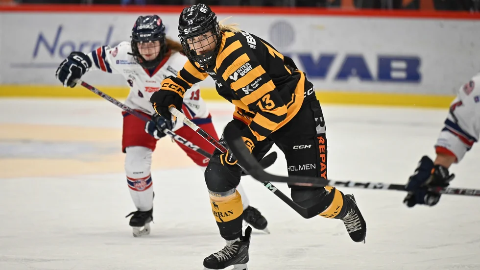 Isabell Palm har saknats i tre månaders tid – men mot Falun var hon åter i truppen. ”Jag kände att jag nästan inte ville kliva av”, säger hon och skrattar.