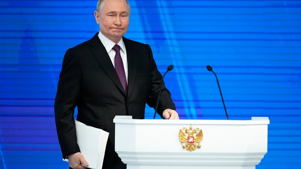 Rysslands president Vladimir Putin anländer till sitt linjetal i Moskva.