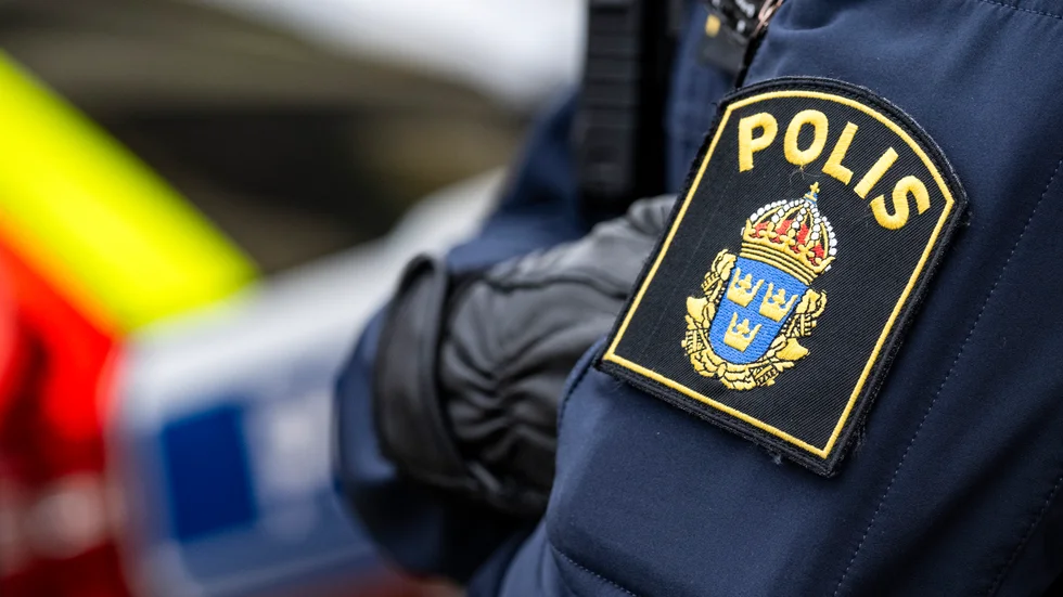En anställd vid en gruppbostad i Skellefteå kommun blev slagen i bakhuvudet av en brukare. Polisen ryckte ut till boendet, men utredningen är nedlagd. Tillbudet är anmält till Arbetsmiljöverket. 