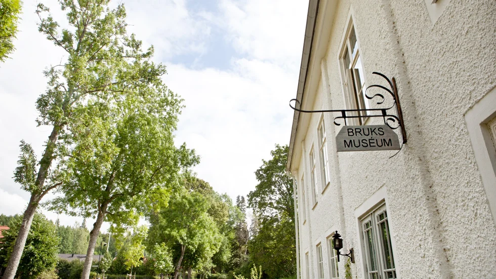 Högsjö bruksmuseum visar historien bakom det gamla järnbruket. 