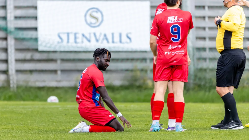 Kiruna FF:s Kebba Sanyang reste sig och avgjorde den viktiga matchen mot Täfteå med det enda målet. Det innebär att läget ljusnade för FF i bottenkampen.