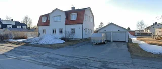 Stor villa på 307 kvadratmeter såld i Robertsfors - priset: 1 900 000 kronor