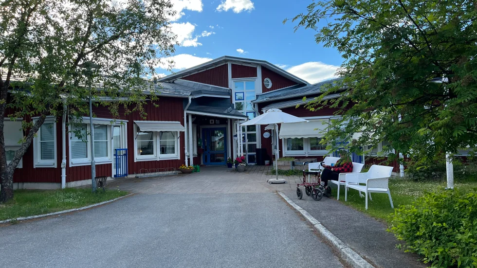 "Att tvinga personal och boende bort från Rosvik skapar enbart negativa följder. Jag skulle säga att detta beslut om nedläggning är en skamfläck för Piteå kommun", skriver insändarskribenten. (Arkivbild)