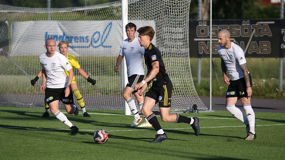 Ljungsbro fick jaga och jaga den här tisdagskvällen. "De vill massor, vi vill inte alls", sa BKL:s tränare Kenny Lundgren efter 1-4.