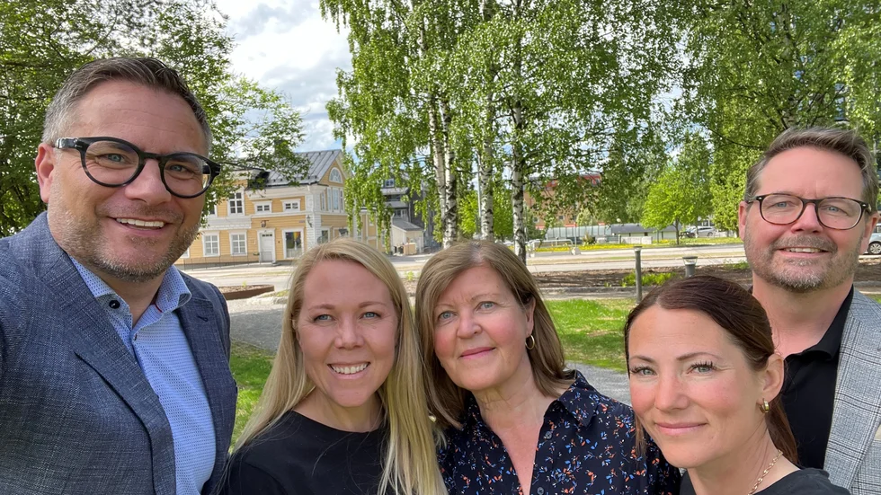 På bild från vänster: Mikael Edström, Partnerinvest Norr AB, Malin Winsa, Noah – lokal mat, Annika Högström, grundare av Läkarjouren, Ann Liljeholm, Noah – lokal mat och Mats Rönnqvist, CN Invest.