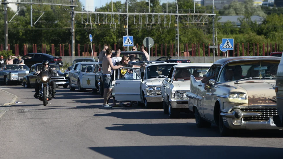 Bilcruising på stan. 
