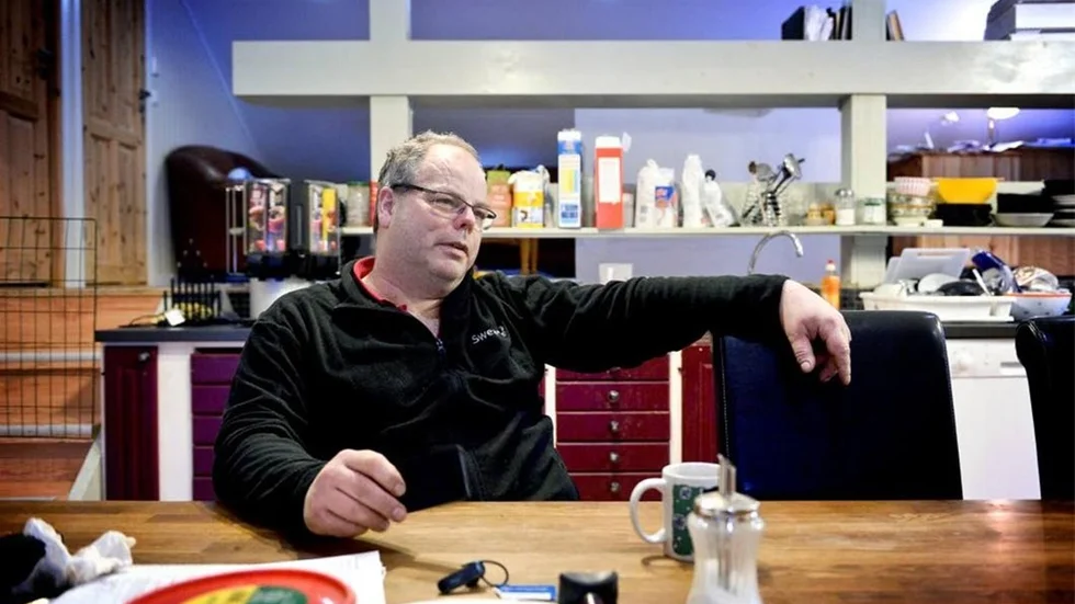 INTE SLUTA. Med stora nya investeringar i ladugård och mjölkrobotor är det inte bara att lägga av. "Det är inget lätt beslut att ta", säger Mats Karlsson, bonde i Grönland utanför Boden.