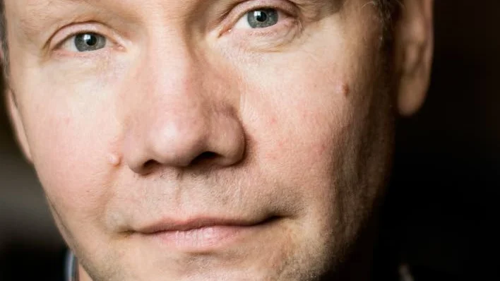 Barndomsminnen. Historikern Peter Englund, från Boden har återvänt till sina barndomsminnen i boken "Jag kommer ihåg".