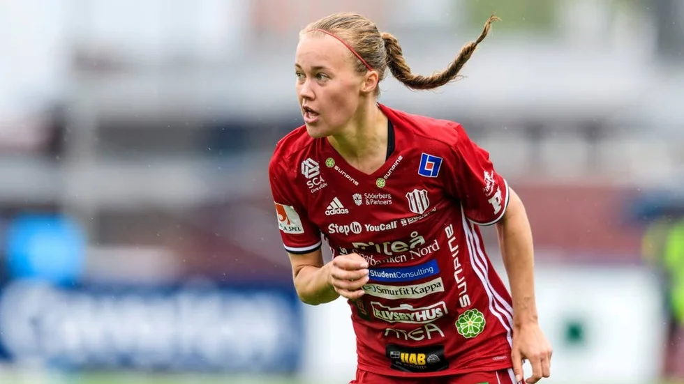 Debut från start. Frida Abrahamsson fick chansen från start mot Kvarnsveden. Hennes första för säsongen.
