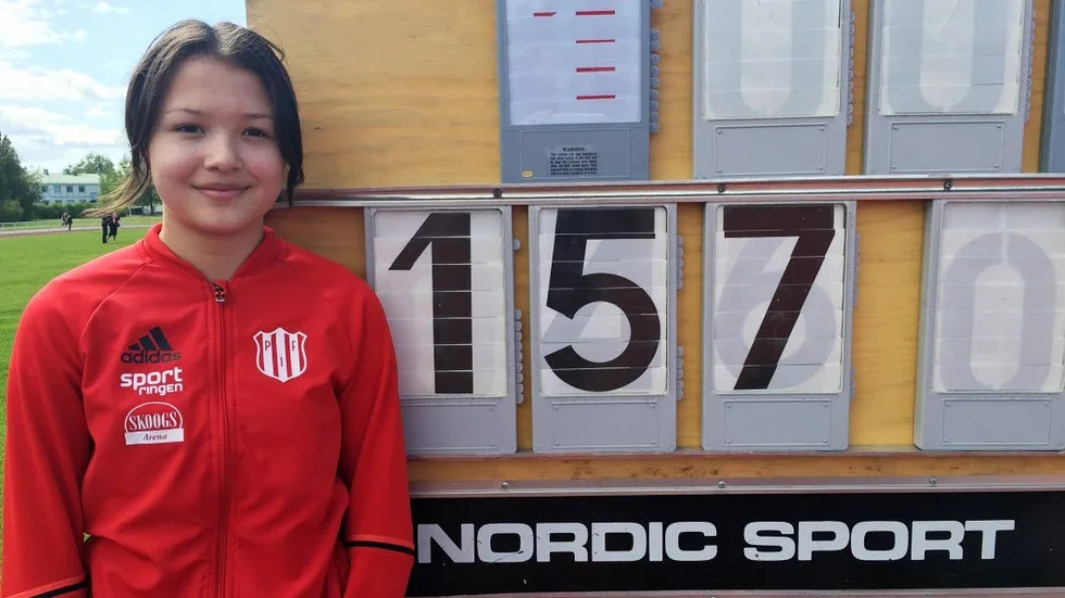Imponerade. Piteåtjejen Sunny Björkén tog sig över ribban som låg 1.57. "Jag hade inte tränat så mycket, men jag visste att jag kunde hoppa så högt", säger hon.