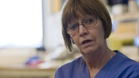 INTE BITTER. Undersköterskan Barbro Ökvist tyckte det var tråkigt när flera ur personalen slutade. Men hon är inte besviken på dem, utan tycker det är vars och ens val var de vill jobba.