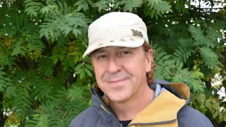 FRIAD FRÅN BROTT. Den kände Gällivareprofilen Dick Lannerblad och gode vännen Roger Kenttä anklagades förra våren för brott mot terrängkörningsförordningen vid skoterfärd över fjällsjön Pietsaure. Vid rättegången nyligen friades båda av tingsrätten.Foto: Kenth Bergmark