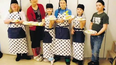 BAGARE. Bettina Ericsson, Lena Wennberg, Moa, Benjamin och Clara E och Adam Gyllefjord.