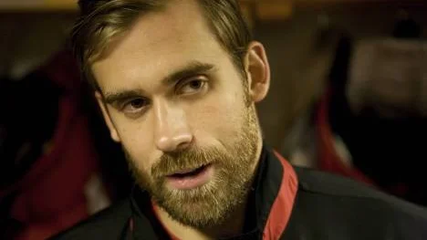 Fokuserad! Henrik Zetterberg laddade igår kväll inför fredagsmatchen med ett basfika hemma hos syrran Ulrika i Stockholm.