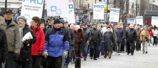 500 ilskna pensionärer krävde rättvis skatt