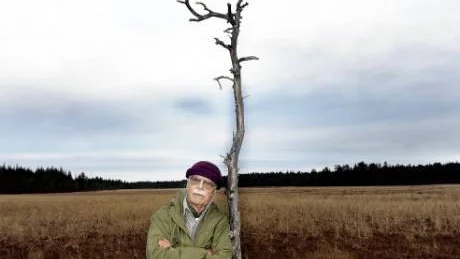 KVAR? Vad kommer att sparas av Slaguggle och Tjäderskogen? undrar Björn Mildh. Arter som slaguggla behöver ha "väggar" runt sin häckningsstubbe. SCA äger att revideringen av Finnträsk-Kälen inte är klar och beslut beräknas komma under första kvartalet 2010.