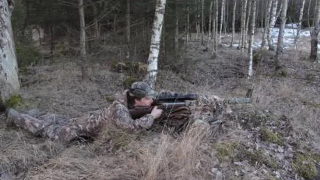 PÅ RYGGSÄCKEN. När det finns möjlighet att ta stöd på ryggsäcken ger det ett mycket stadigt stöd.