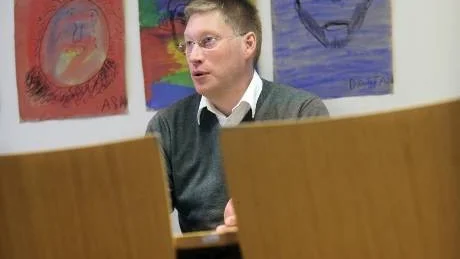 VÄRME OCH GLÄDJE. Magnus Johansson är enhetschef för asylboendet på Bergviken i Luleå där man tar emot ensamkommande flyktingbarn. Han berättar att pojkarna som bor där har stor glädje av varandra. "Det förekommer jättemycket värme över nationsgränserna", säger han.