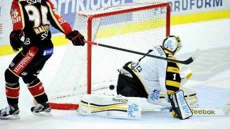 Johan Harjus andra straffmål var en delikatess a la Peter Forsberg.