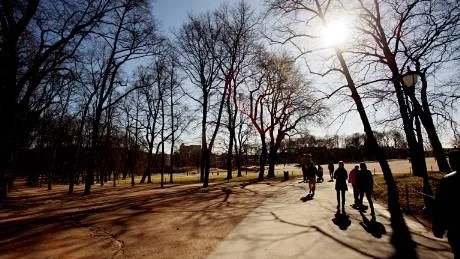 Ingen promenad. De anställda i den öppna hemtjänsten i Malmberget kan inte utnyttja sin friskvårdstimme på grund av personalbrist. Nu får inte de anställda i Gällivare heller göra det.