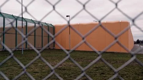 Galler, murar, betong - det är vad som väntar Toni Alldén vid nästa anhalt, på Kumla-anstalten, dit 51-åringen från Gällivare kommer att föras för introduktion då livstidsdomen vunnit "laga kraft".