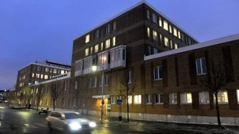 Friskolan Edicon på Liljeholmen i Stockholm är en av de tre skolor som enligt TV4 Nyheterna har startats av en man som dömts för såväl sexuellt umgänge med barn som grov våldtäkt mot barn.
