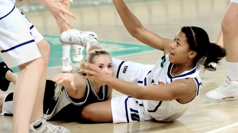 Knäskadad. Sofia Jakobsson, tidigare Basketgymnasiet, har drabbats av en svår knäskada.