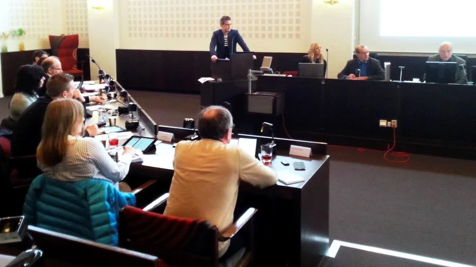 Ekonomichef Hans Kenttä presenterade kommunen årsredovisning.