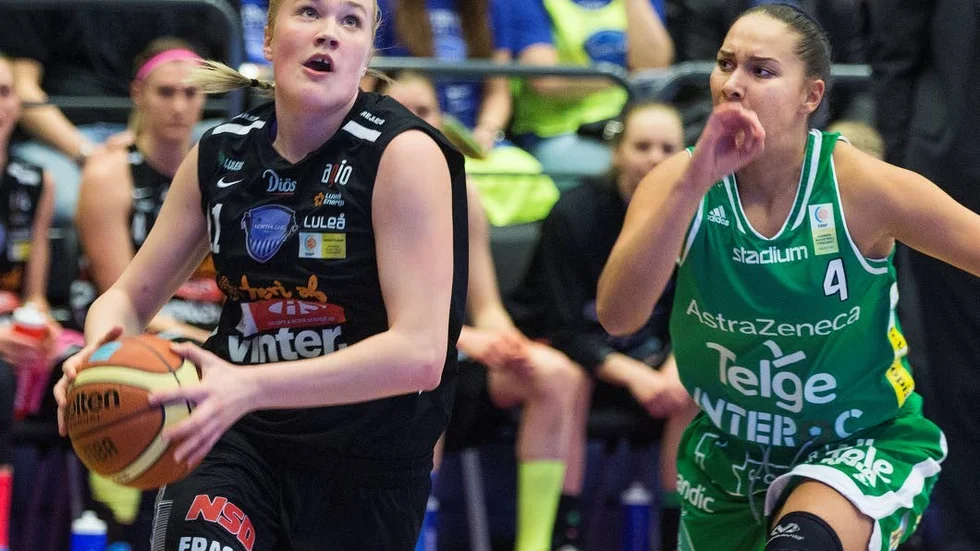 Kämpen. Allis Nyström fortsätter att bidra med sitt fysiska spel.