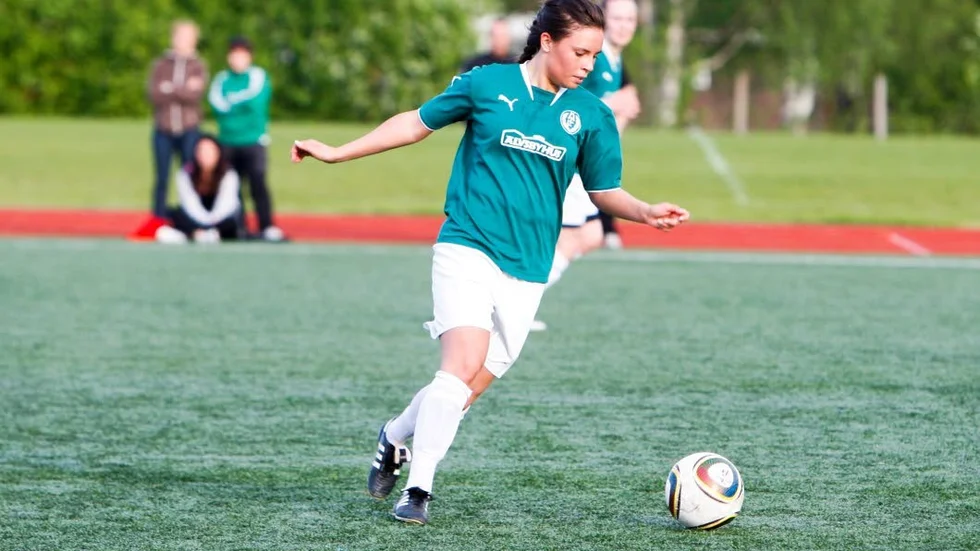 VINNARE. Johanna Björk och Älvsbyn vann premiären mot Arvidsjaur med 2-1.